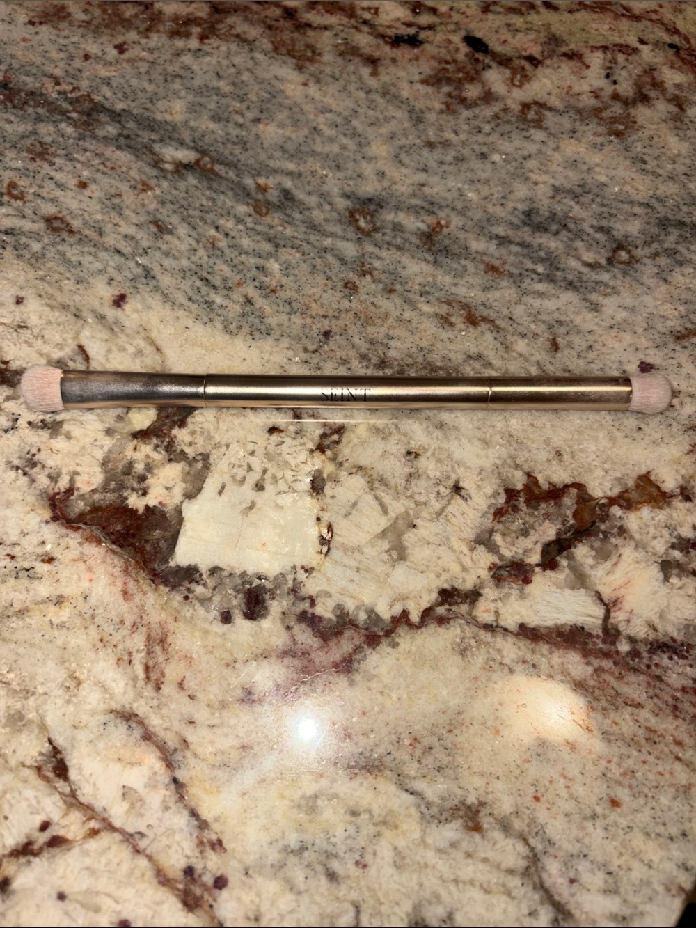 Seint Dual-Ended Smudge Eyeshadow Applicator Brush in Rose Gold